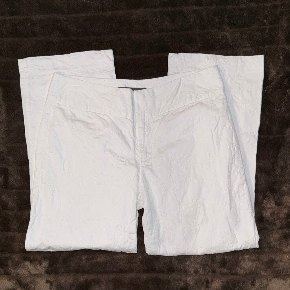 Banana Republic White Embroidered Chino Pants Size 6 Cropped Eyelet Style Cotton